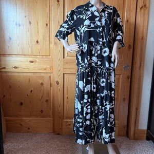 Chicos 2.5 Size 14 Black White Floral Maxi Tiered Dress Rayon Silk Button Down